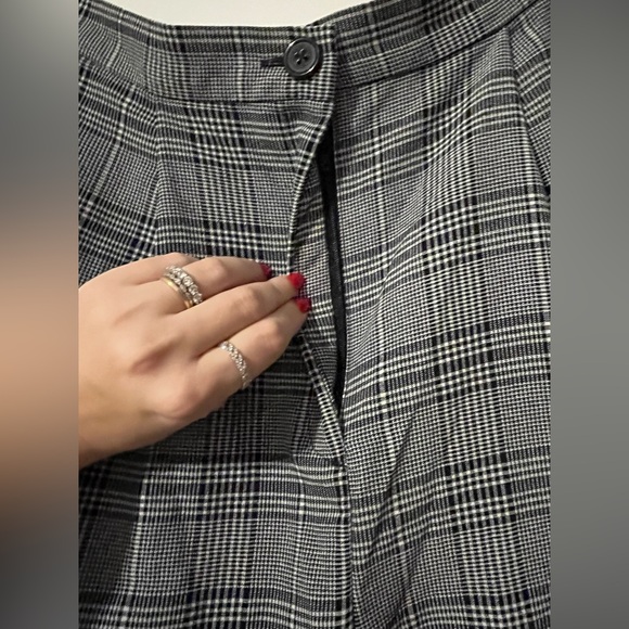 H&M Divided Black Grey White Plaid Pants Size 8 - Picture 3 of 5